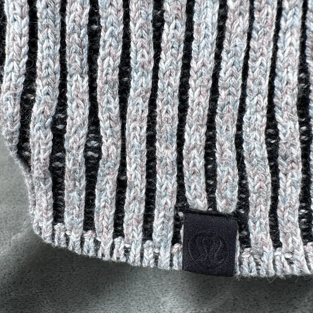 Lululemon 8 Gray Black Ribbed Cashmere Blend Knit Mock Pullover Chic Sweater
